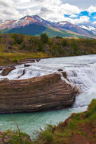Located with Parc Nacional Torres del Paine-this lake has a runoff through rocks creating rapids